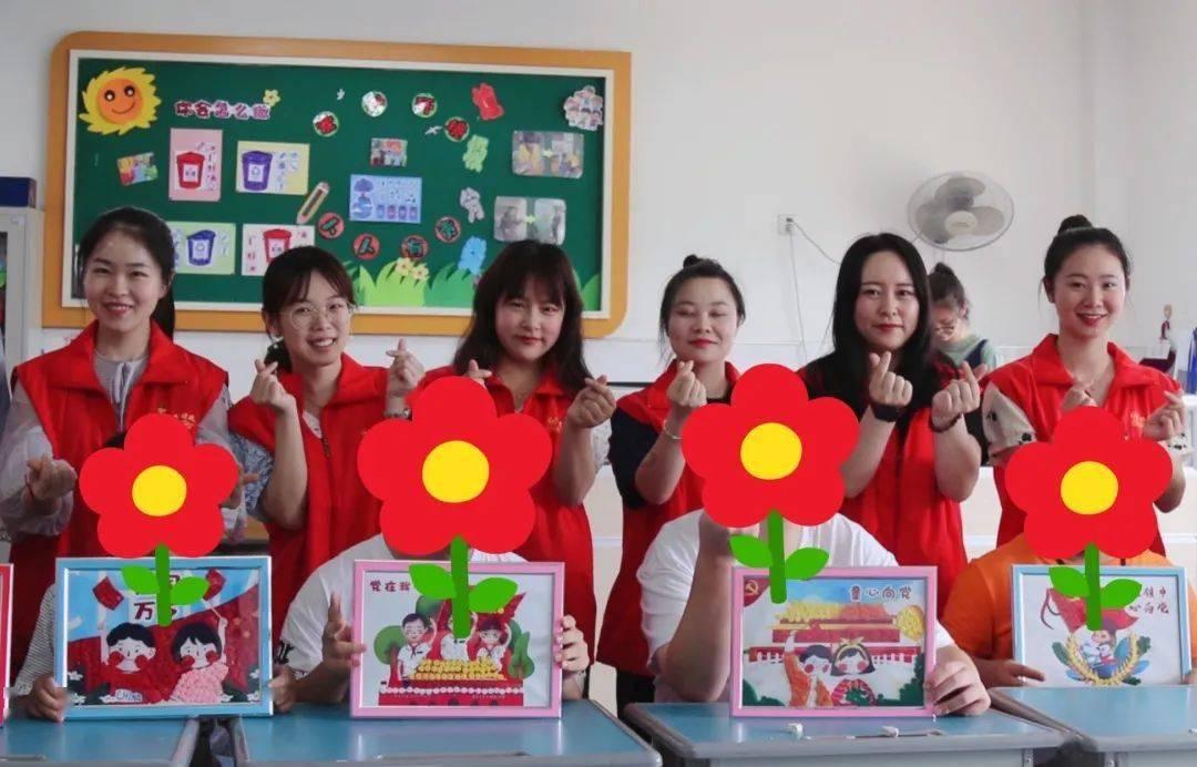 我区举行《你说我帮》公益平台授牌暨“雷锋司机”表彰活动