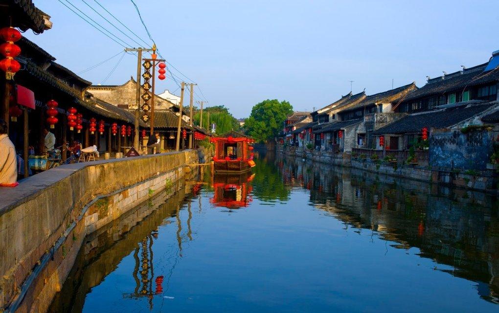 “村企共建”铺就乡村振兴路